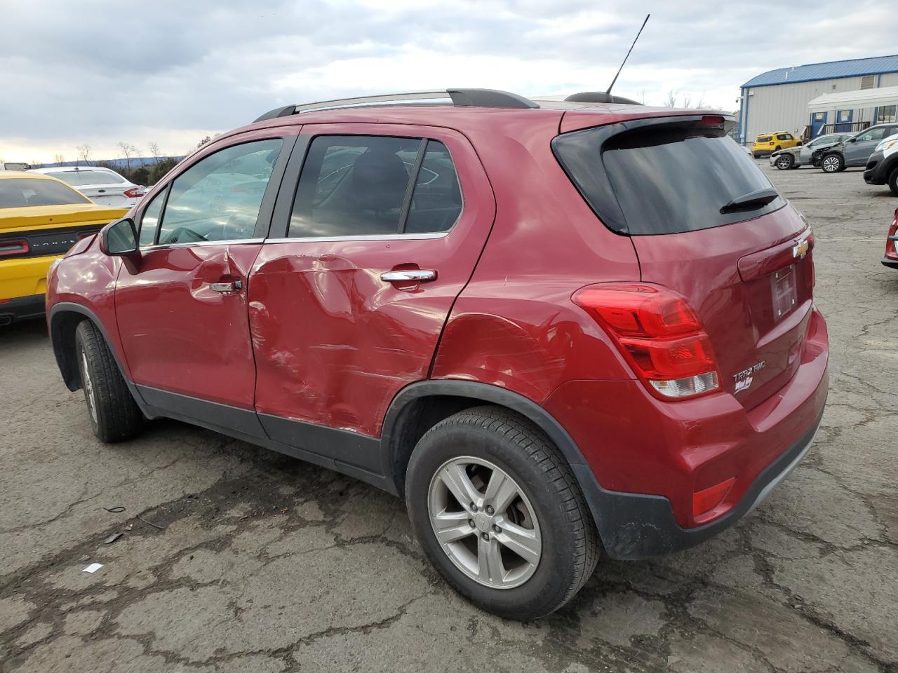 VIN 3GNCJPSB7LL192274 2020 CHEVROLET TRAX no.2