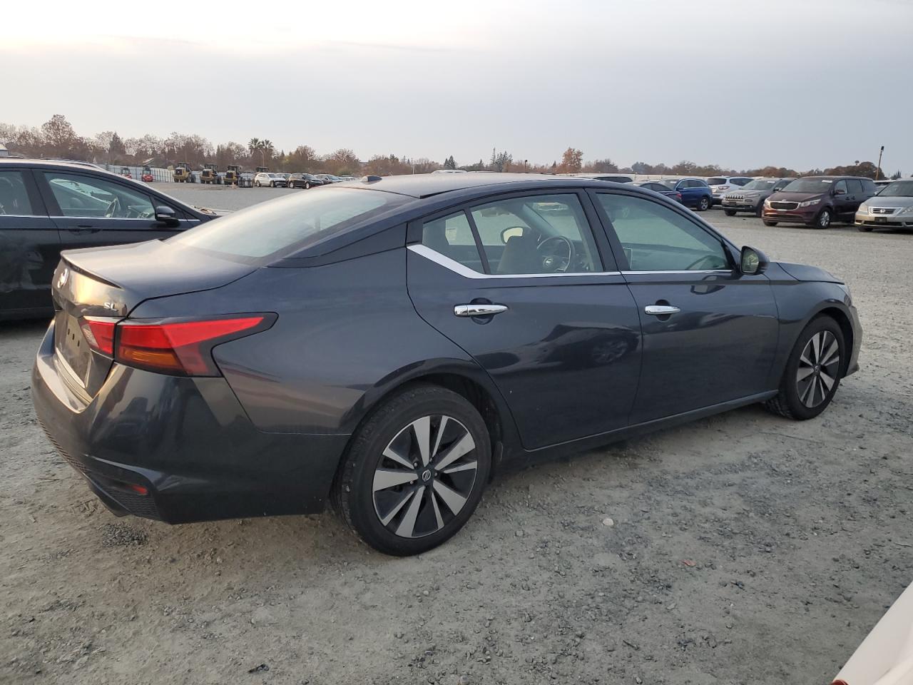 2020 Nissan Altima - Image 3