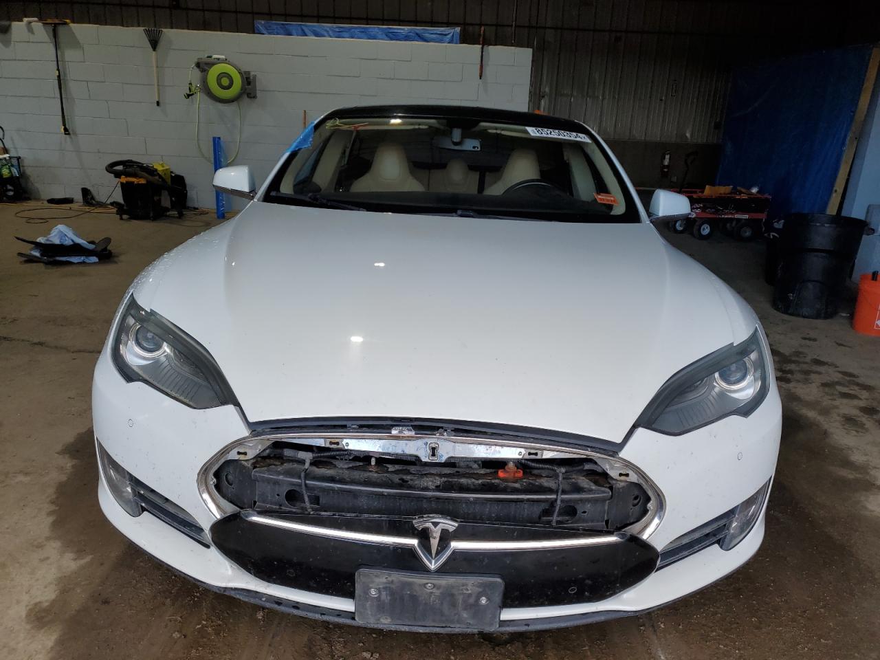 2013 Tesla Model S VIN: 5YJSA1CN6DFP22972 Lot: 85250354