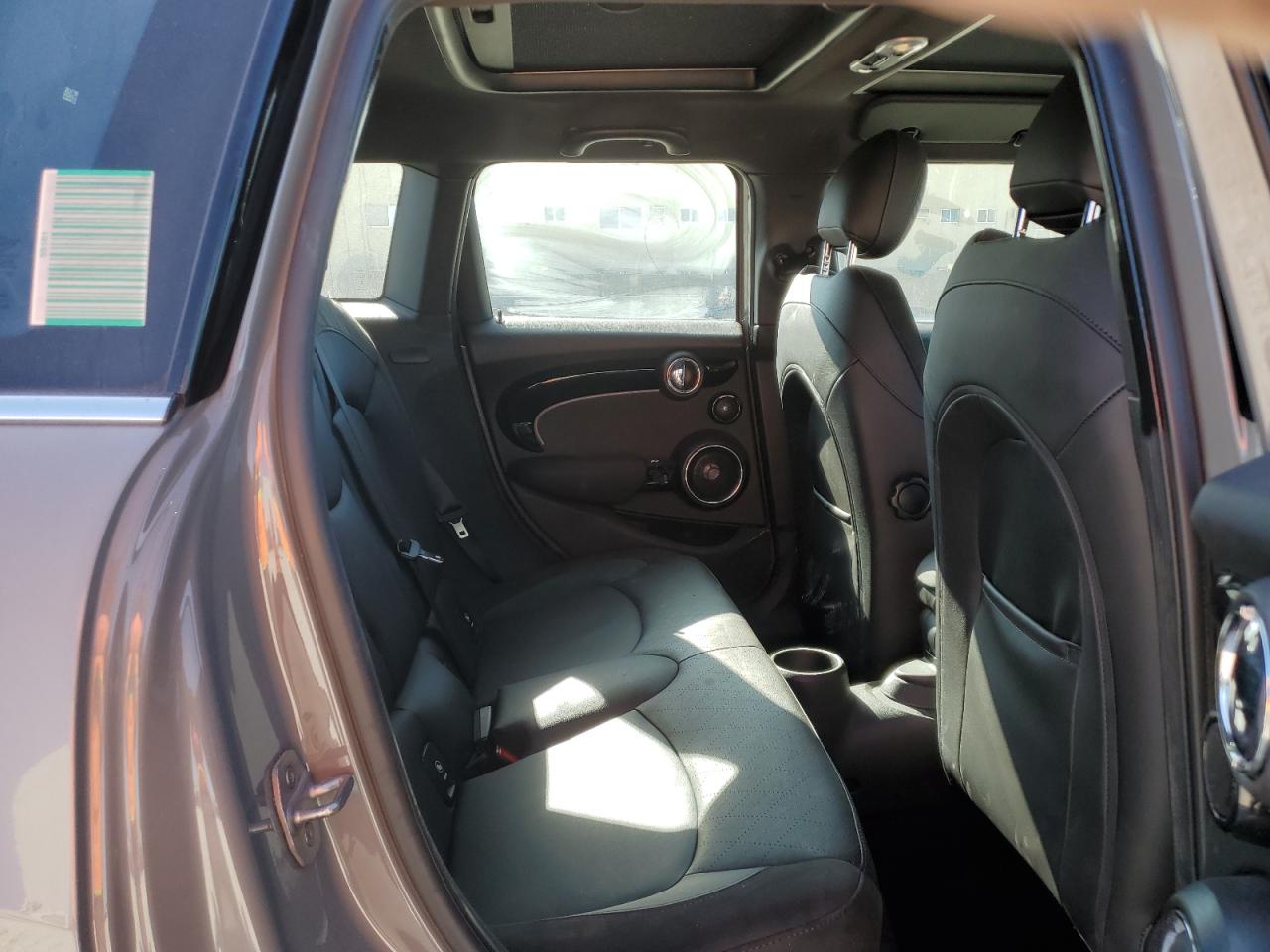 2019 MINI Cooper - Image 10