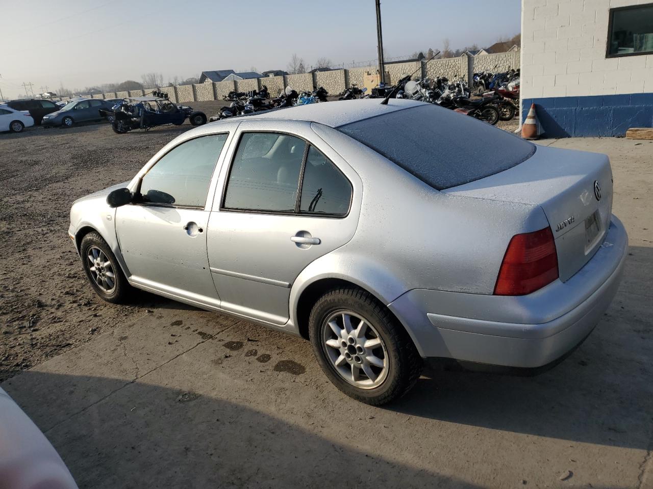 2002 Volkswagen Jetta - Image 2