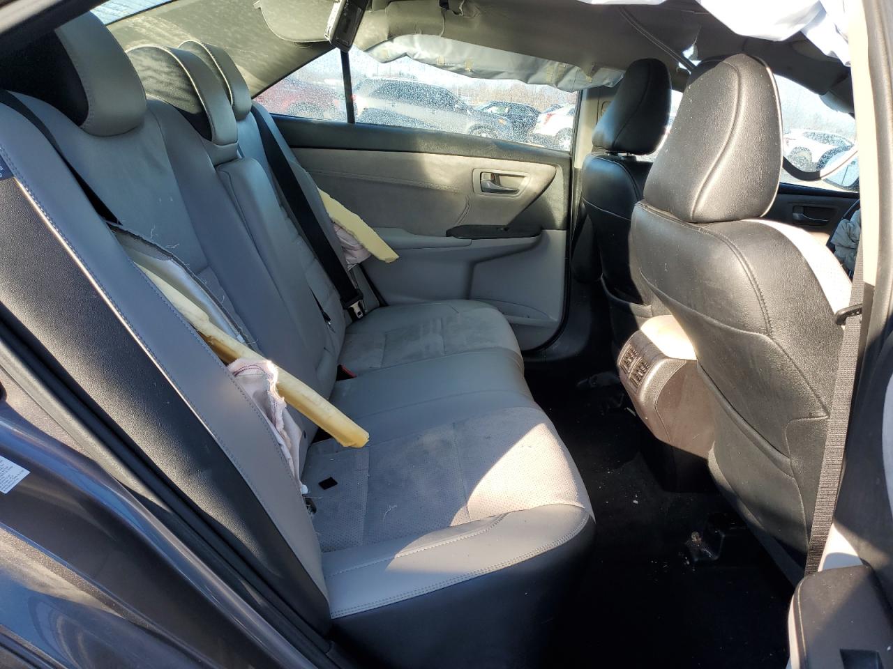 2016 Toyota Camry - Image 11