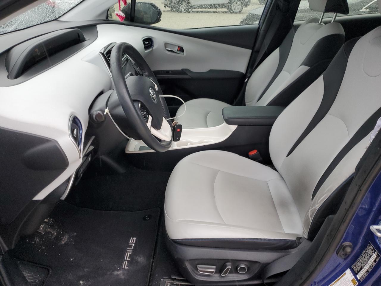 2016 Toyota Prius - Image 7