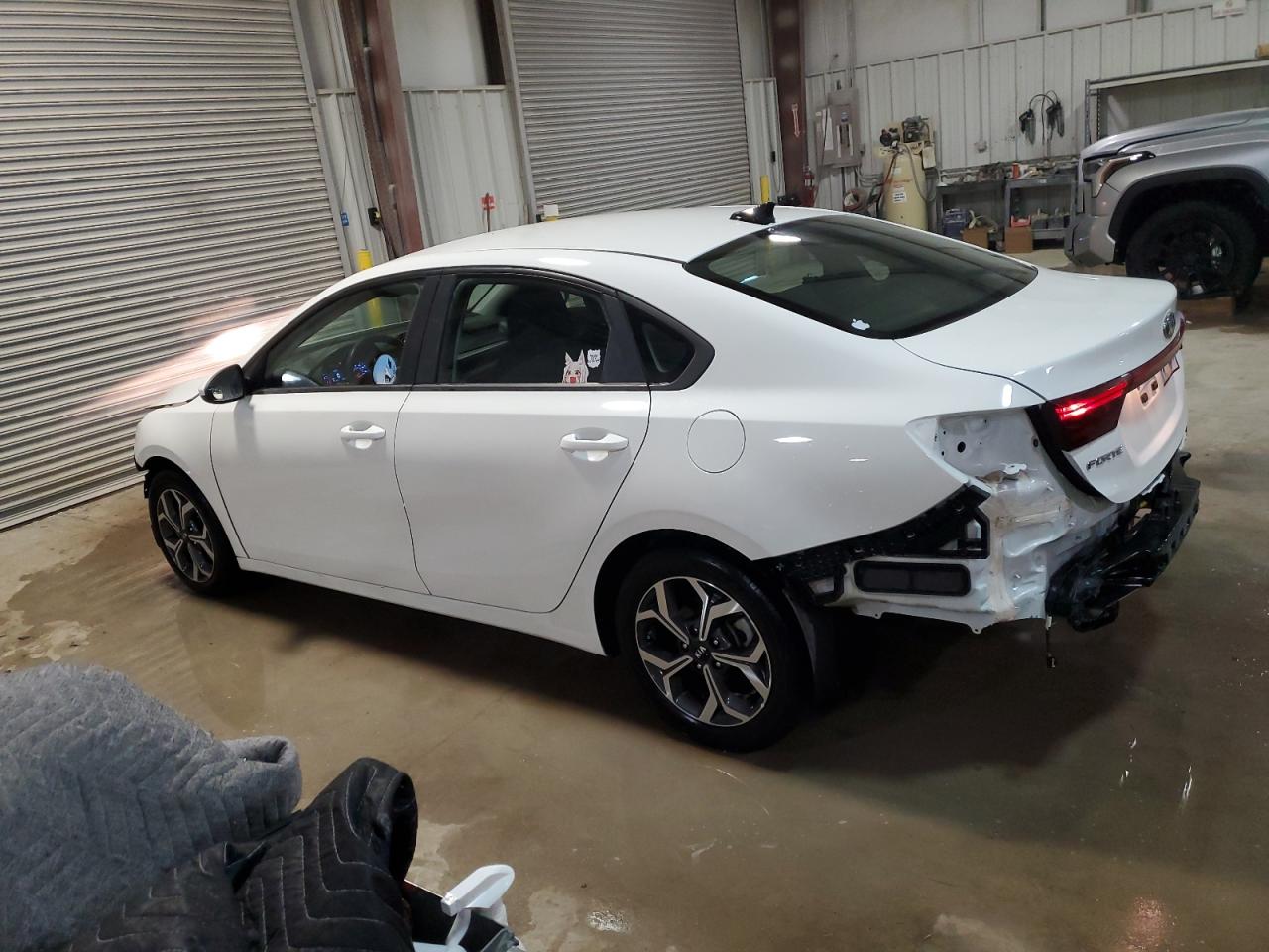 2021 Kia Forte - Image 2