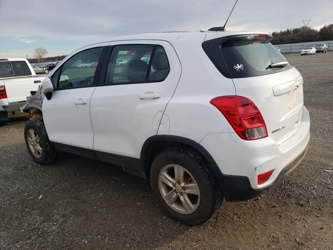 VIN KL7CJNSB1LB086723 2020 CHEVROLET TRAX no.2