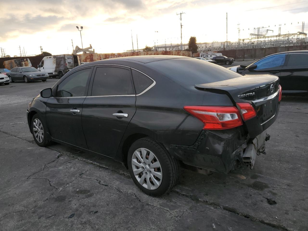 VIN 3N1AB7AP1JY304581 2018 NISSAN SENTRA no.2