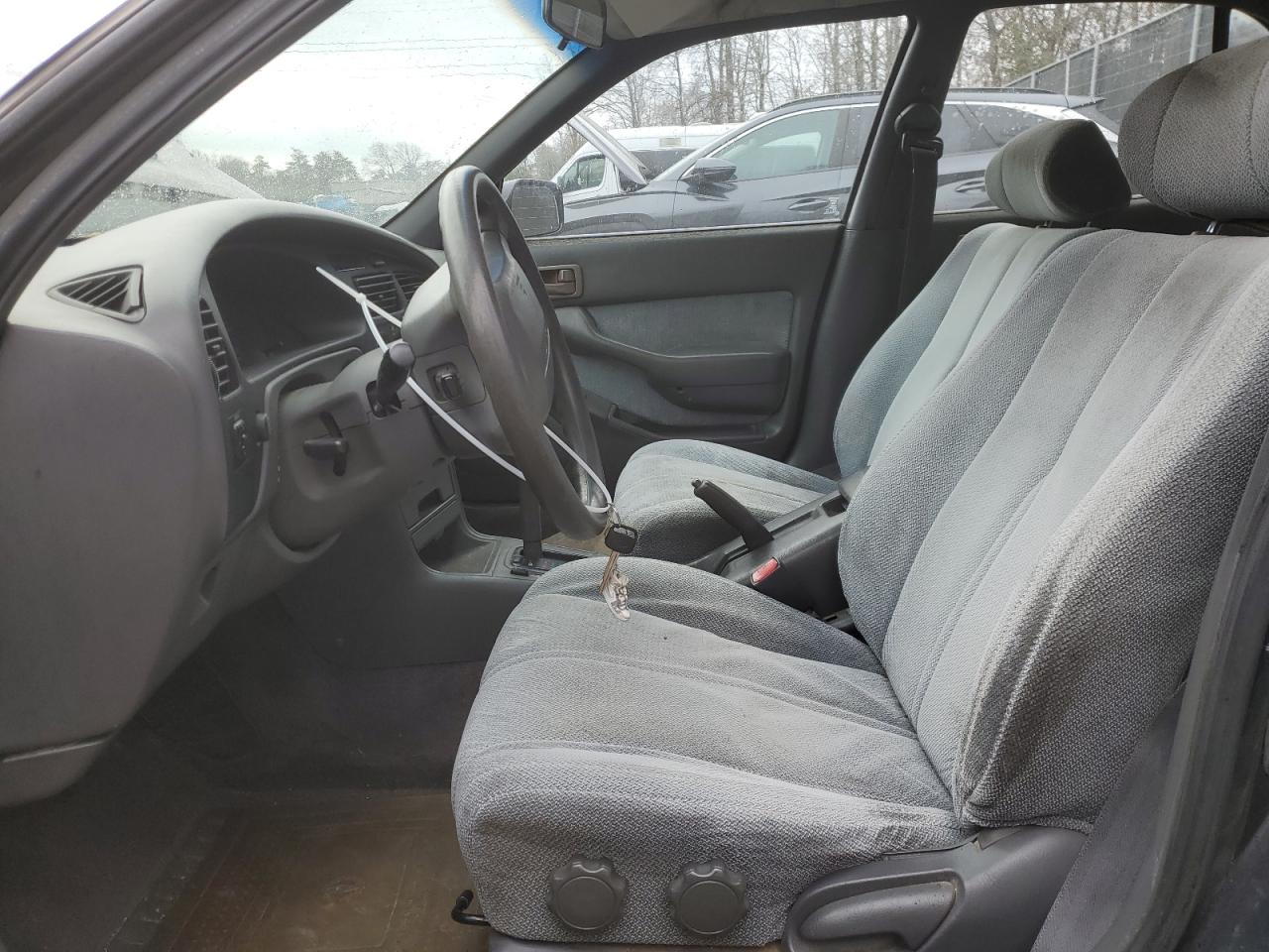 1994 Toyota Camry Le VIN: 4T1SK12E7RU451056 Lot: 86512464