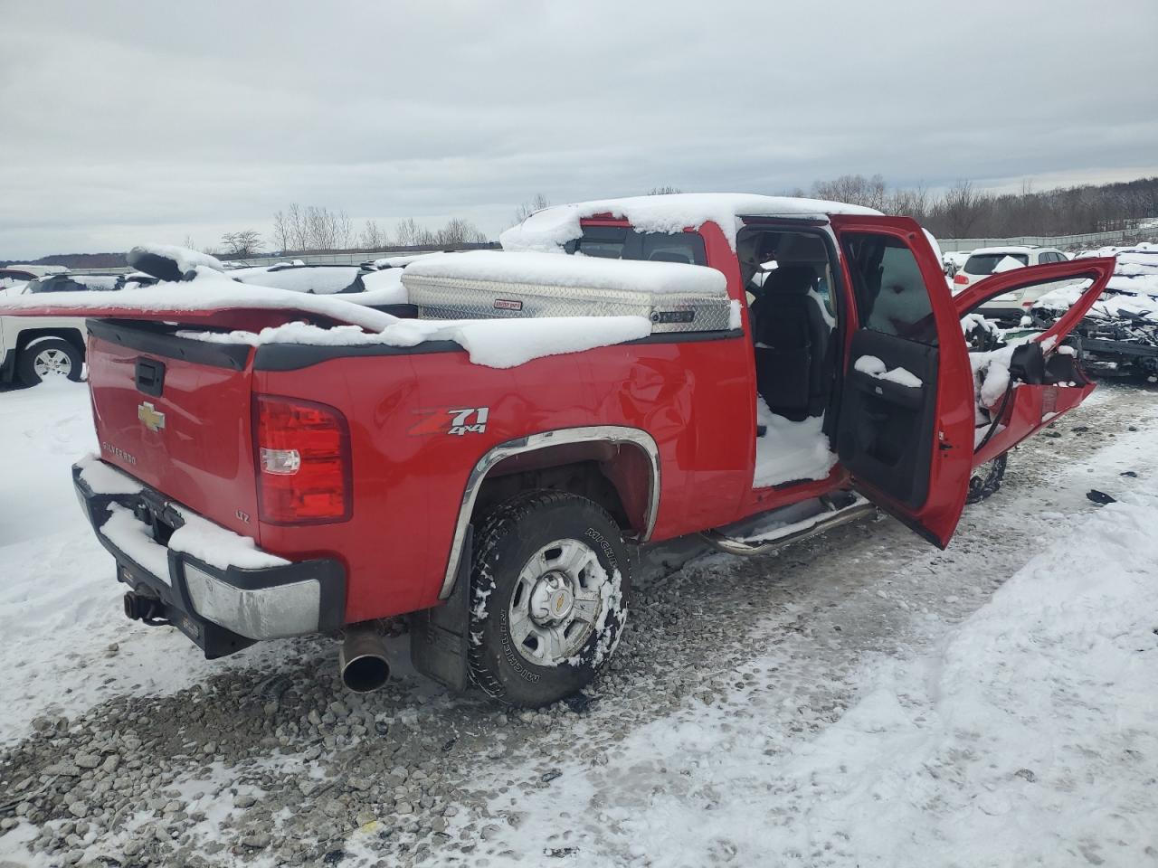 2007 Chevrolet Silverado - Image 3