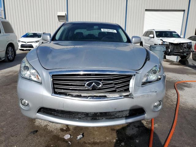  INFINITI Q70 2014 Srebrny