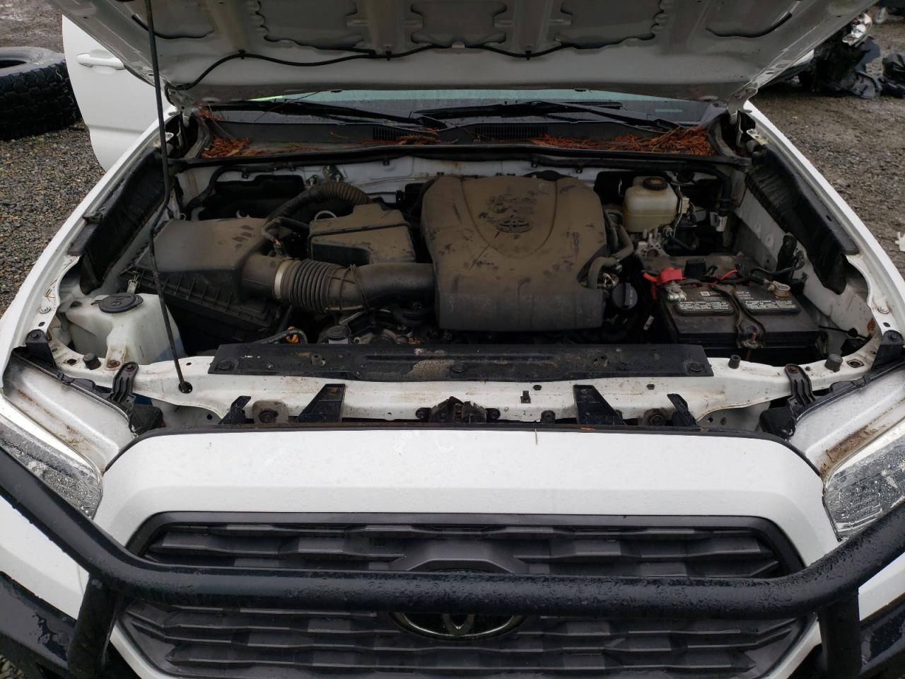 2020 Toyota Tacoma - Image 11