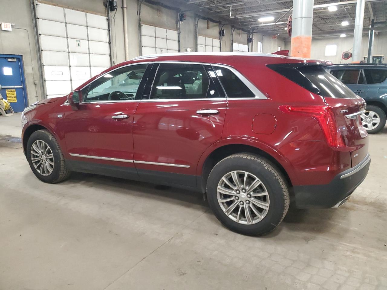 VIN 1GYKNDRS4HZ298804 2017 CADILLAC XT5 no.2