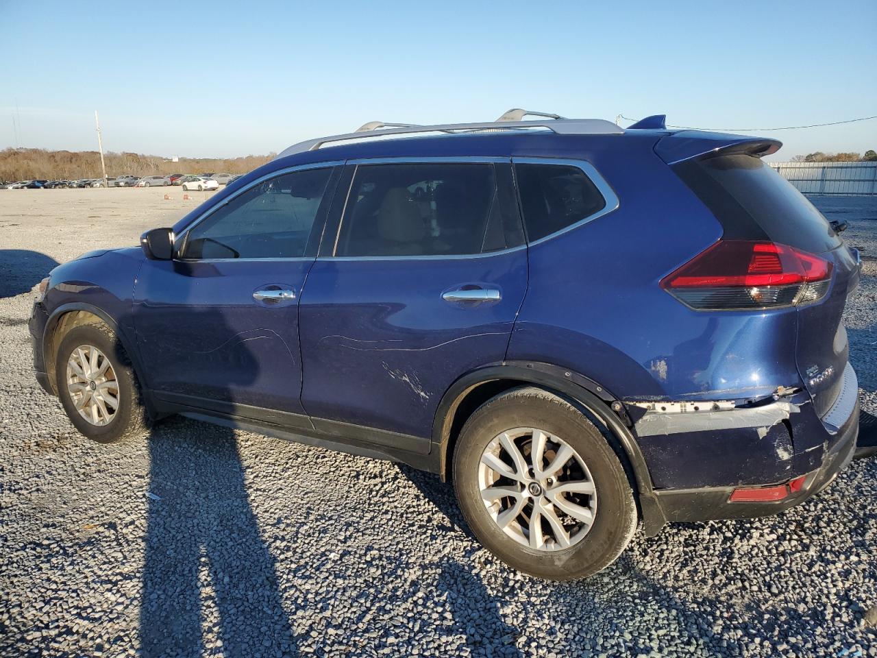 2019 Nissan Rogue - Image 2