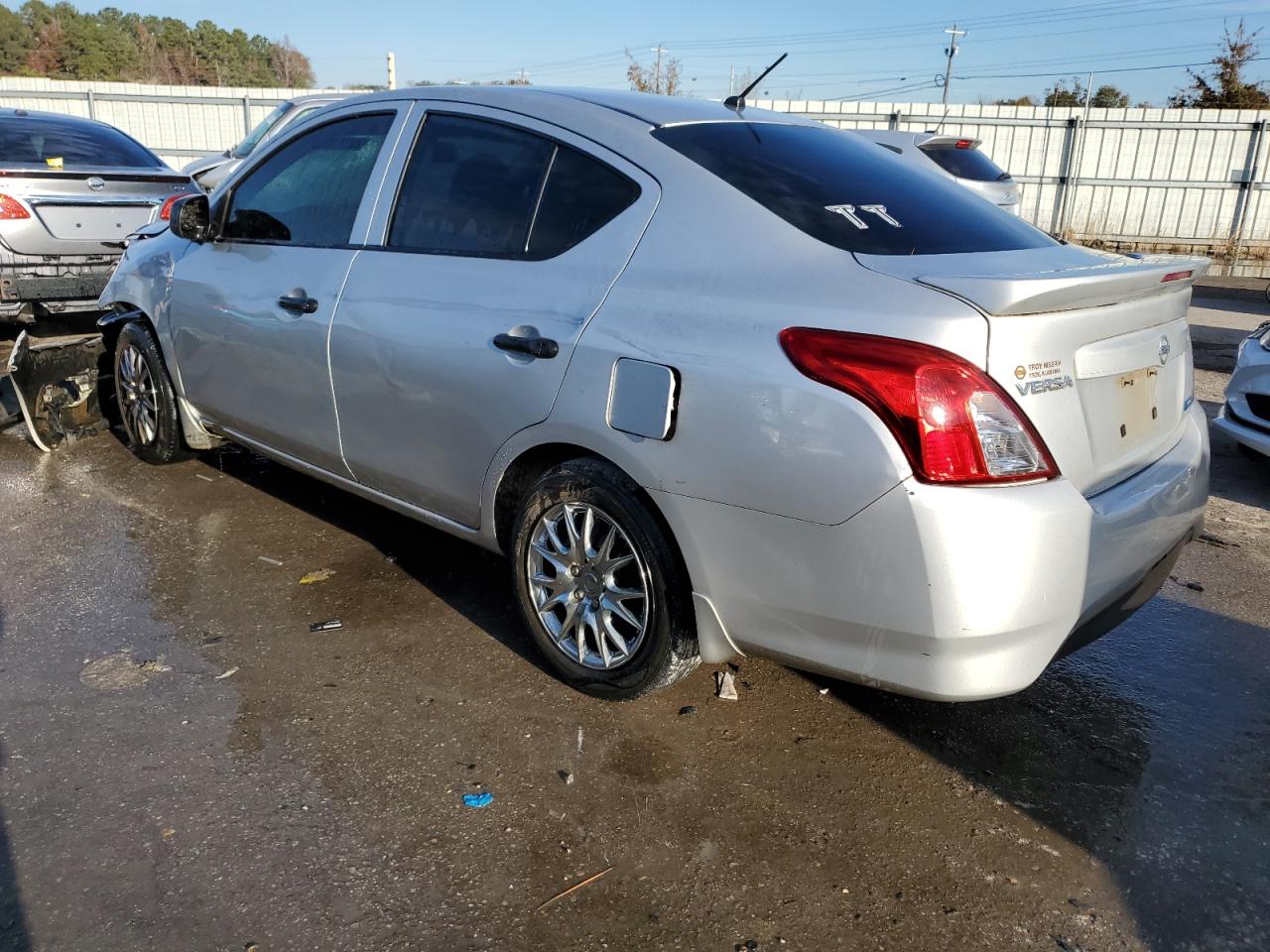 2015 Nissan Versa - Image 2