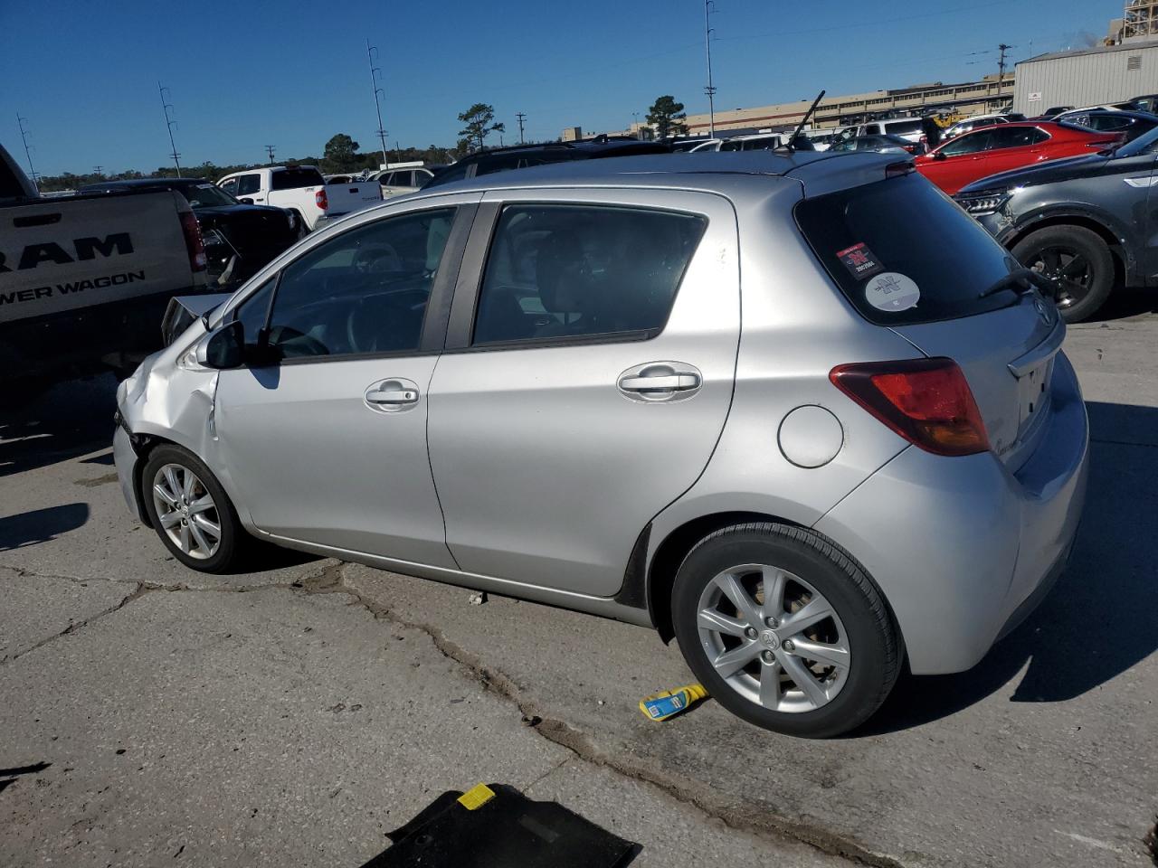 VIN VNKKTUD32FA023138 2015 TOYOTA YARIS no.2