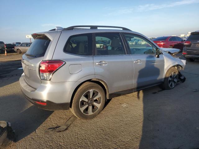  SUBARU FORESTER 2018 Silver