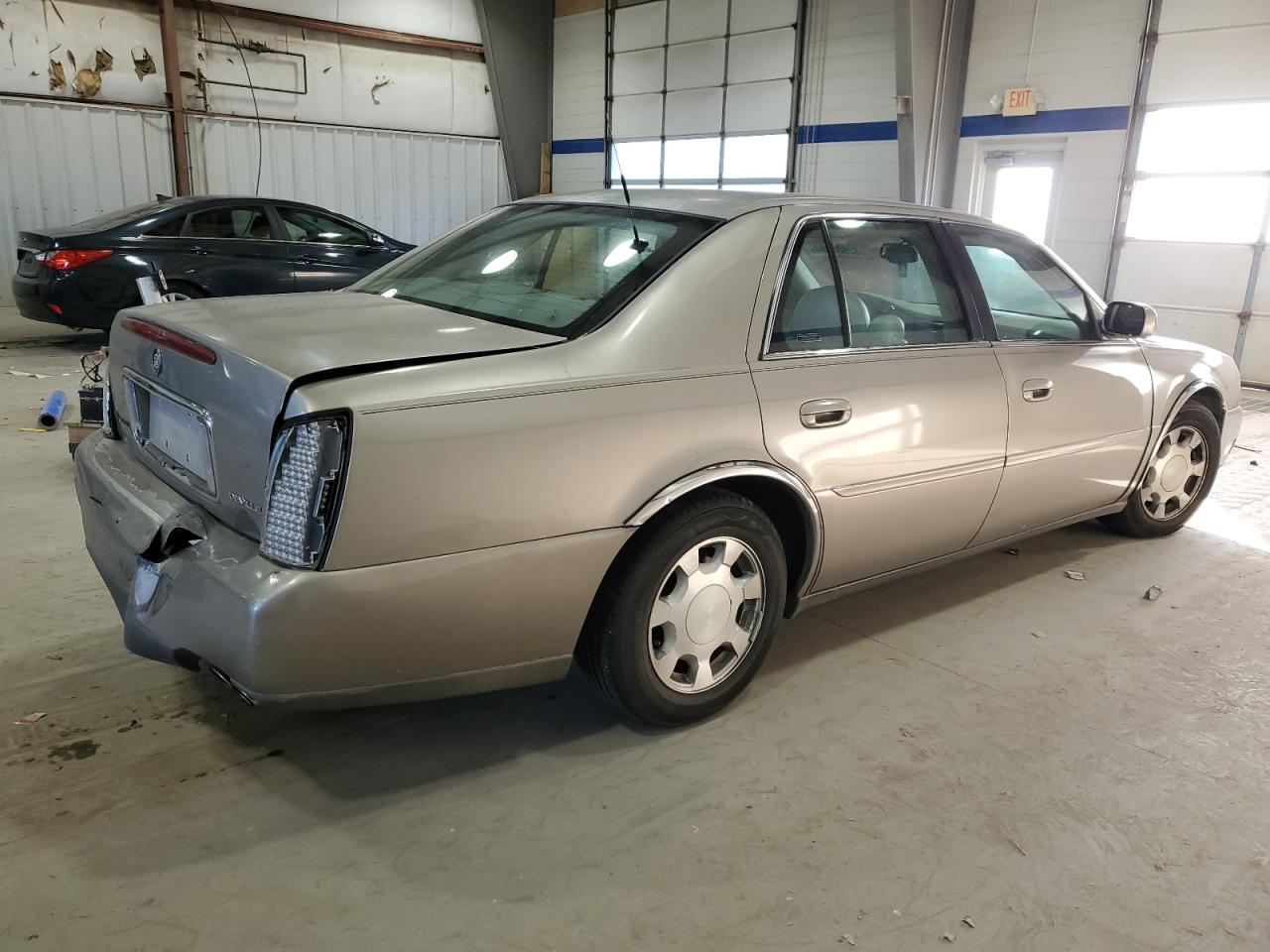 2001 Cadillac De Ville - Image 3