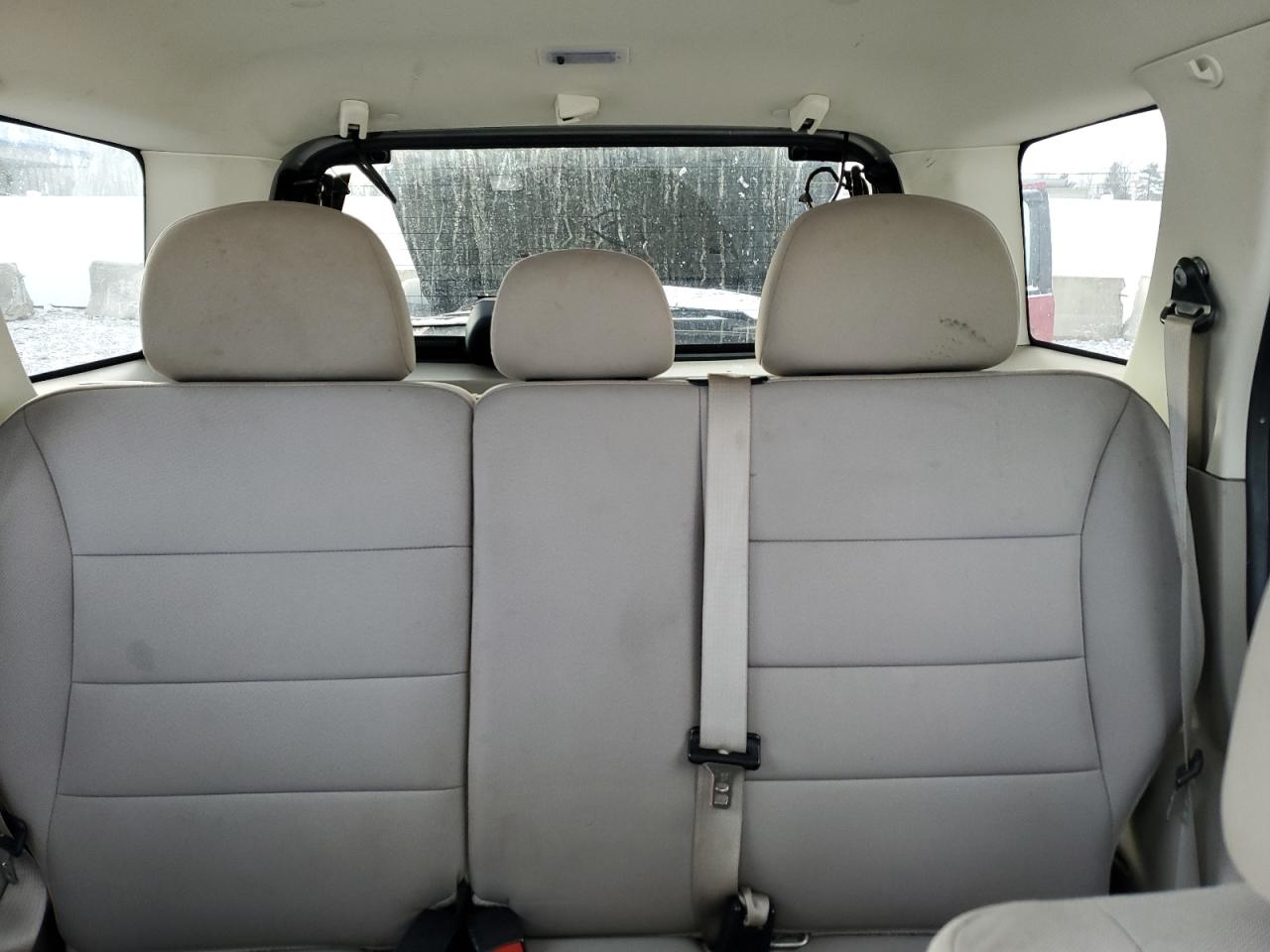 2011 Ford Escape - Image 10