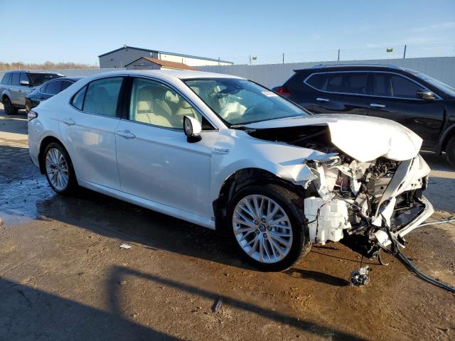  TOYOTA CAMRY 2020 White