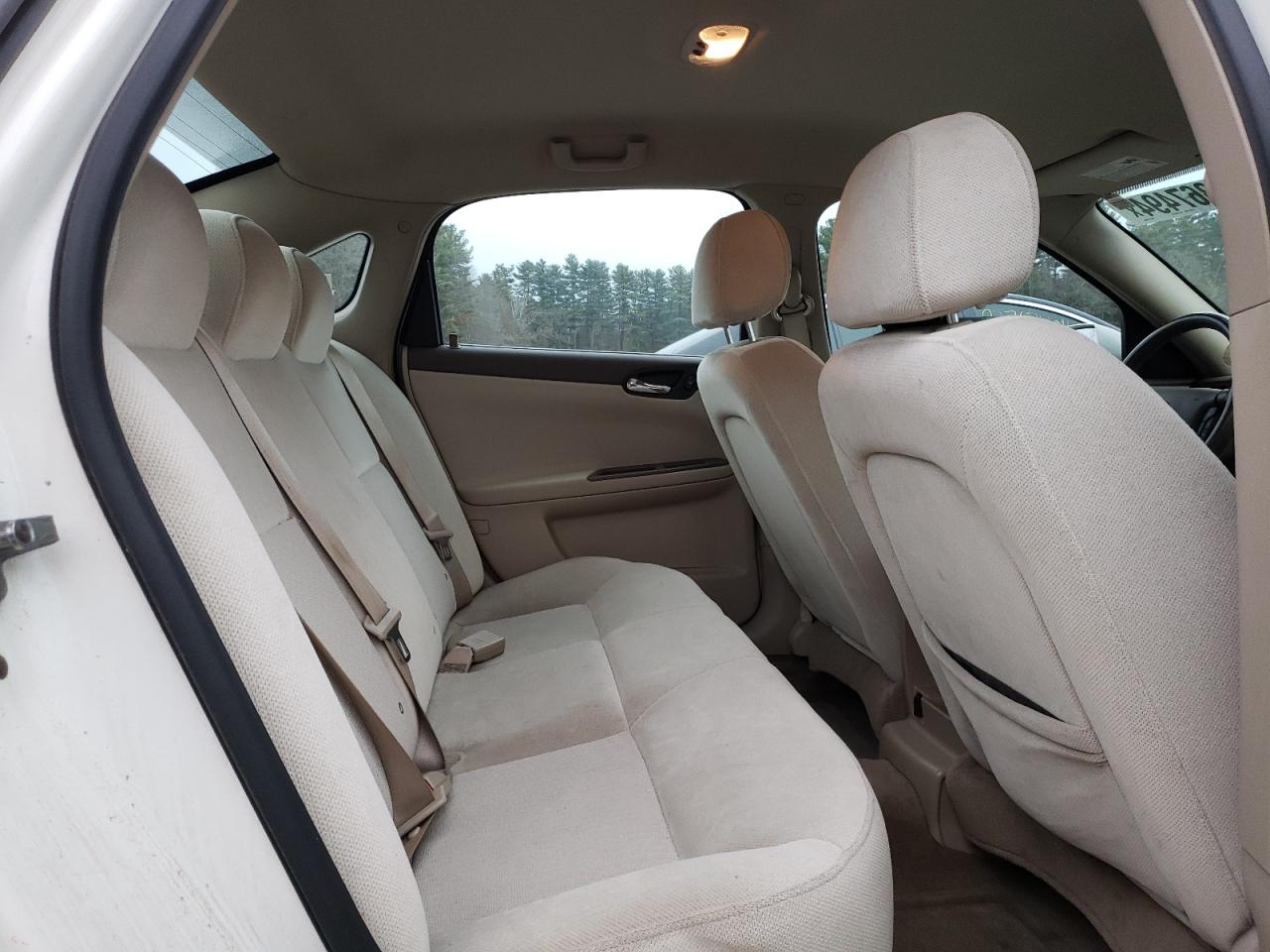 2007 Chevrolet Impala - Image 10