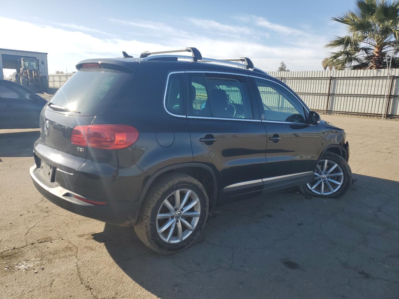 2017 Volkswagen Tiguan - Image 3