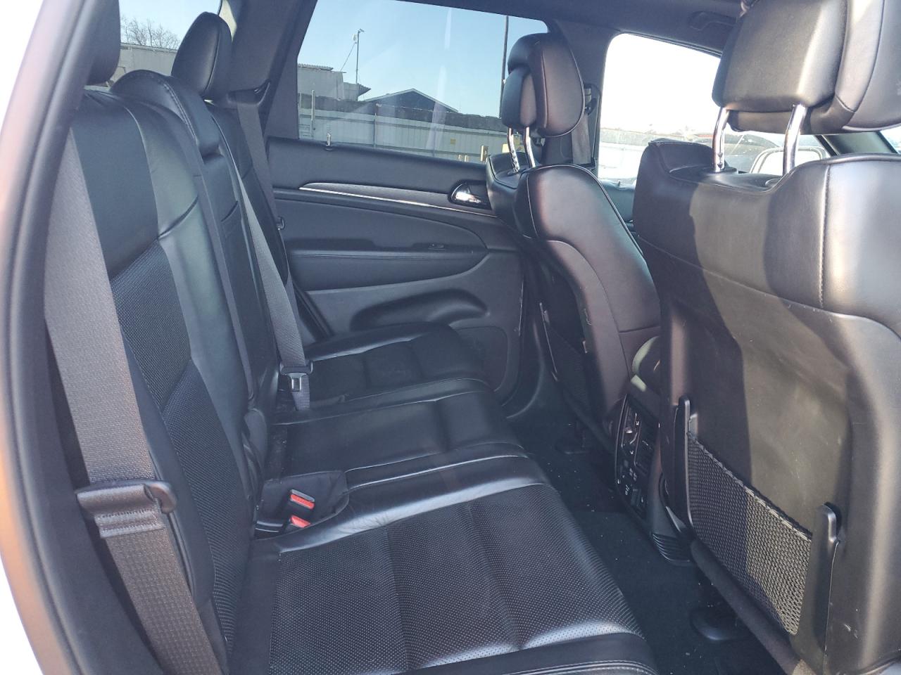 2020 Jeep Grand Cherokee - Image 11