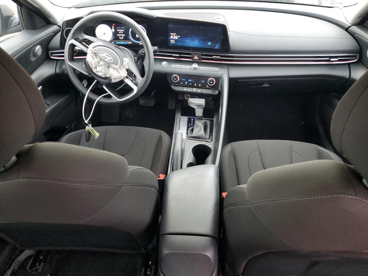2024 Hyundai Elantra - Image 8