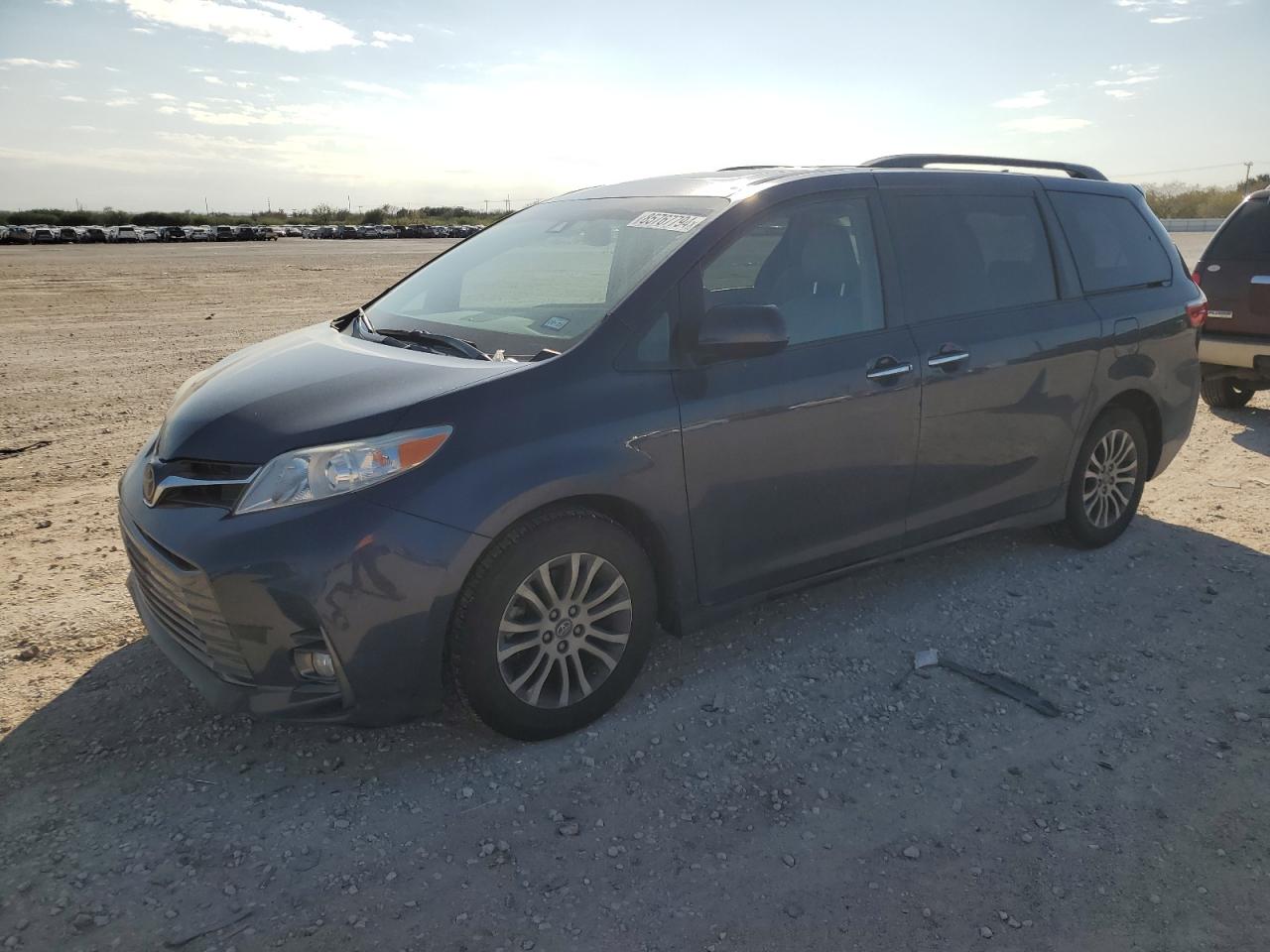 2019 Toyota Sienna - Image 1