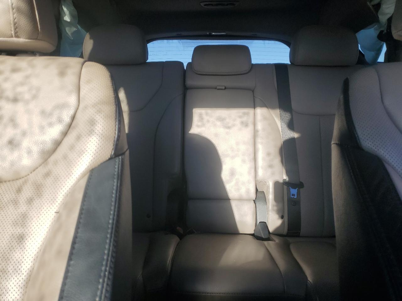 2020 Hyundai Santa Fe - Image 10