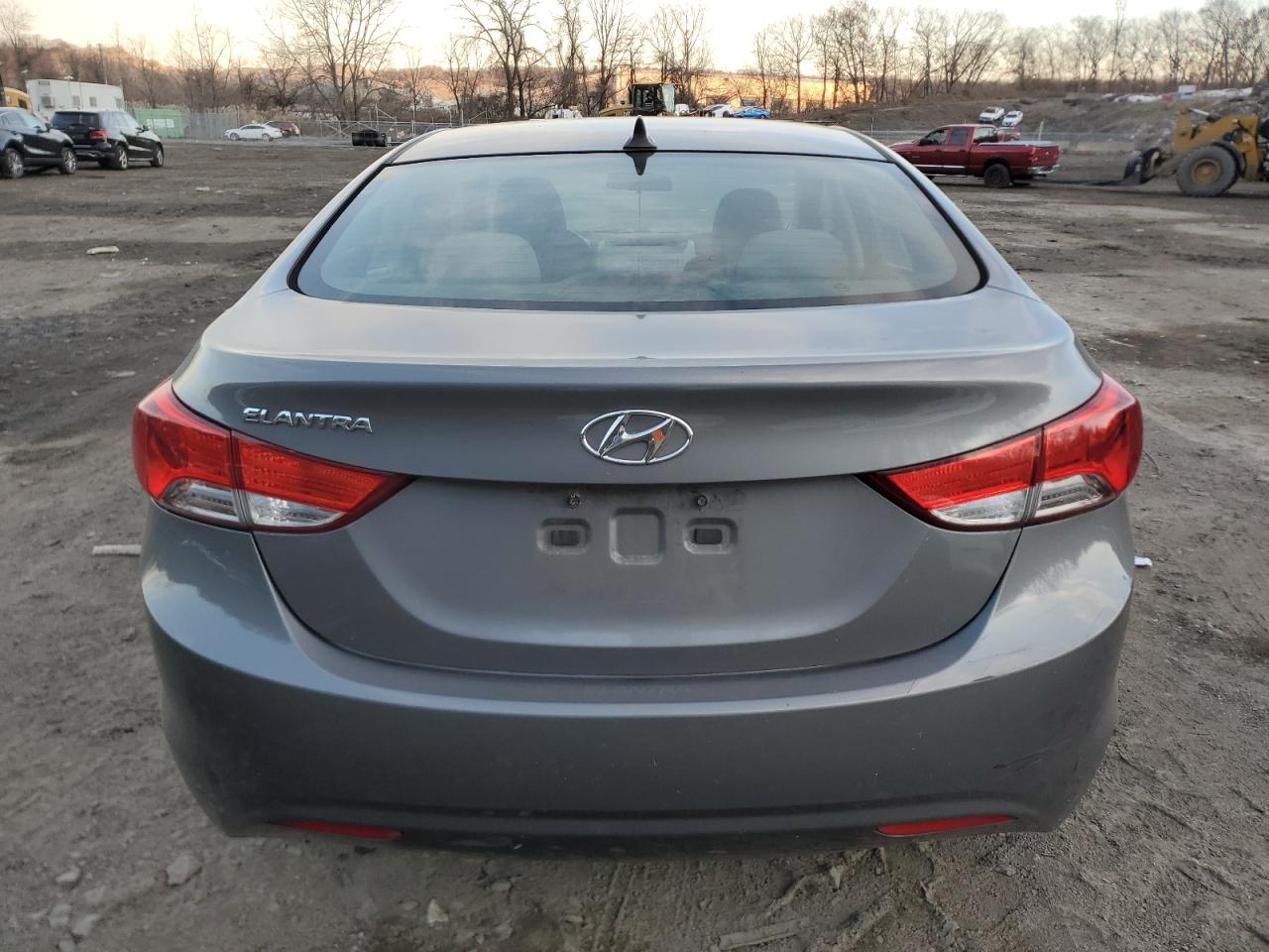 2013 Hyundai Elantra - Image 6
