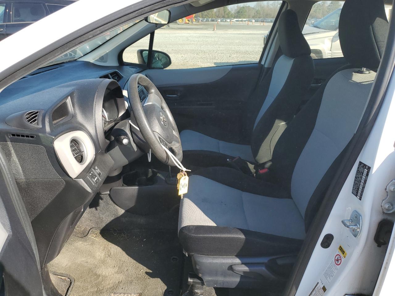 2012 Toyota Yaris - Image 7