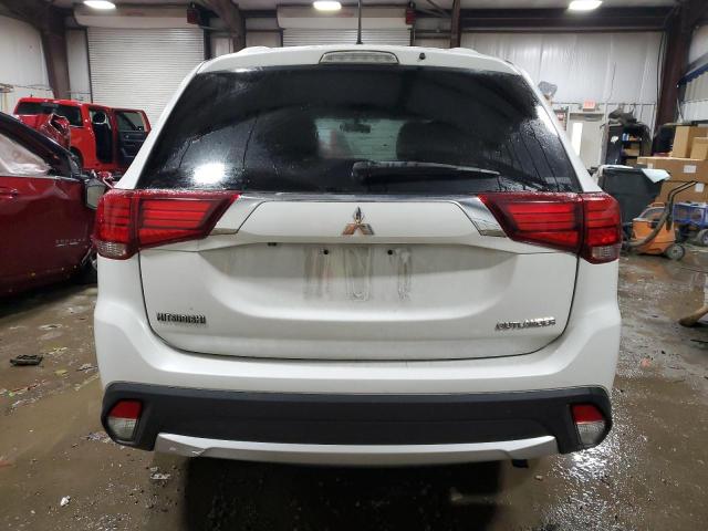  MITSUBISHI OUTLANDER 2016 Biały