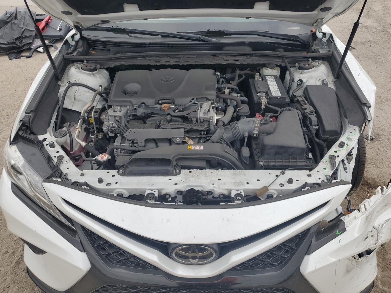 2019 Toyota Camry - Image 11