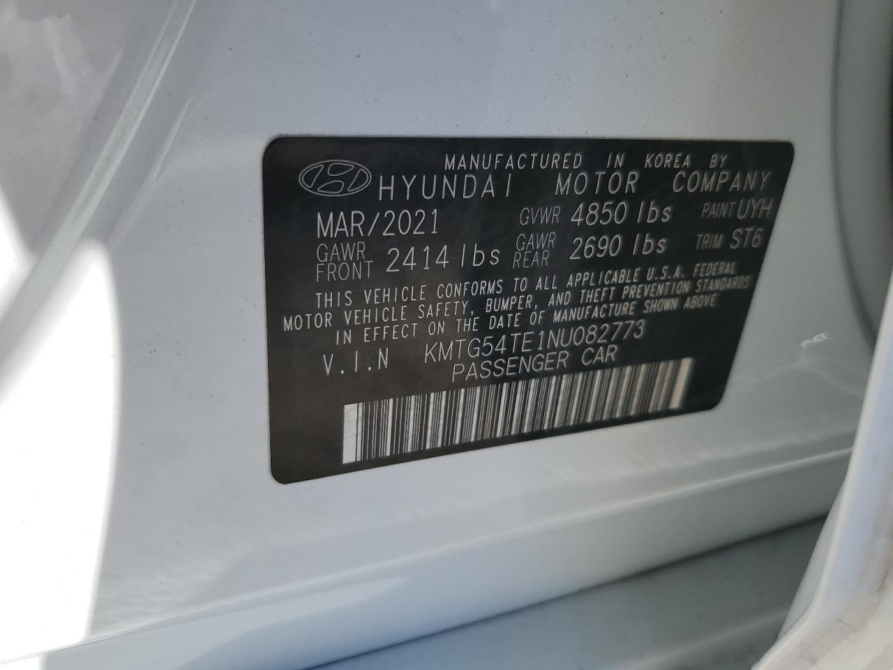 2022 Genesis G70 - Image 14