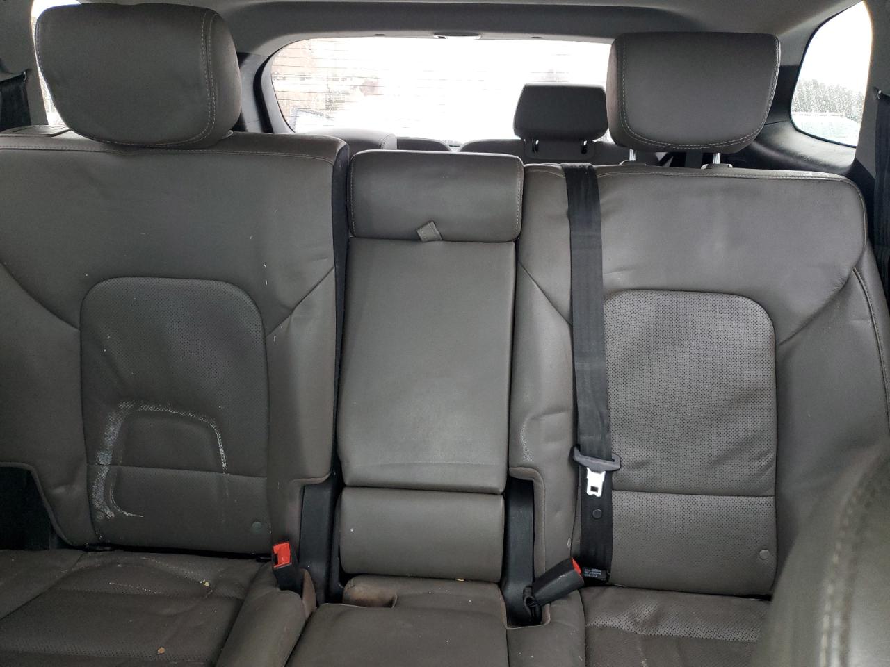2017 Hyundai Santa Fe - Image 10