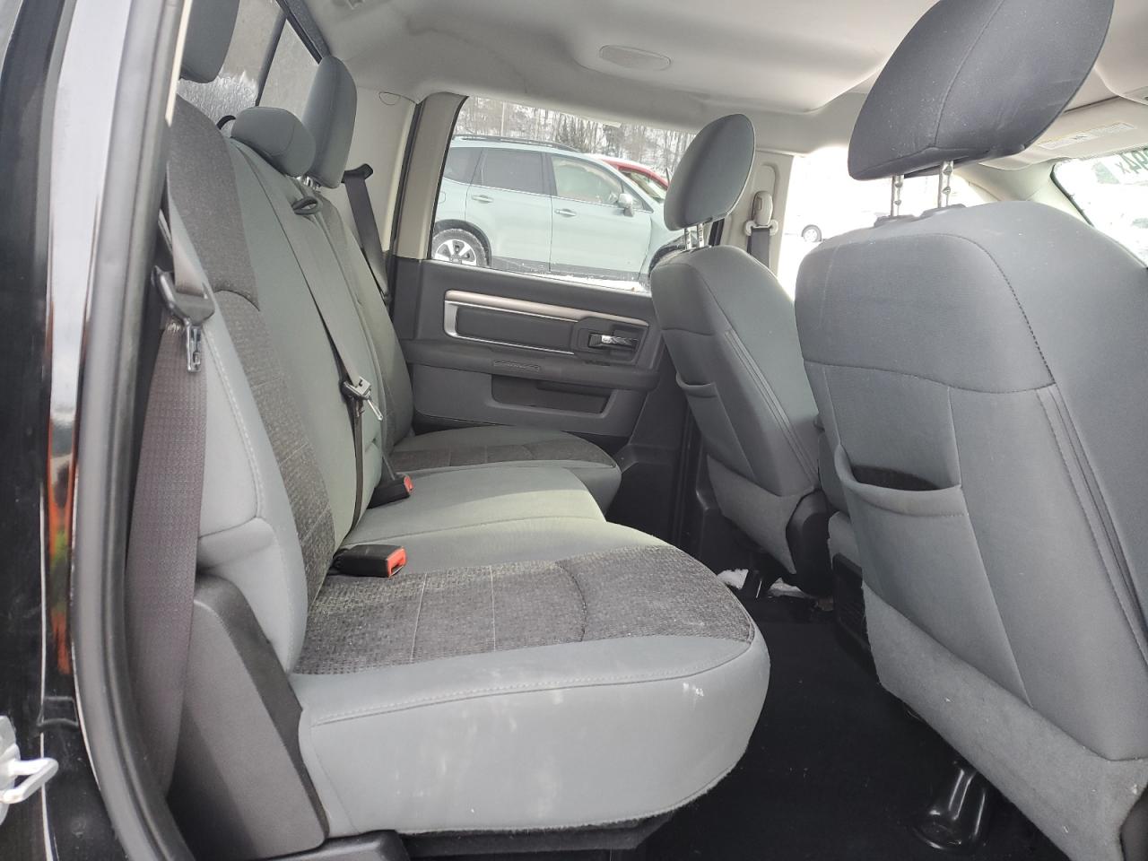 2015 RAM 1500 - Image 10