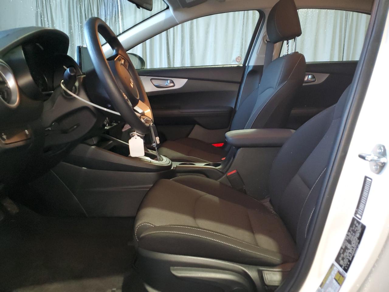 2024 Kia Forte - Image 7