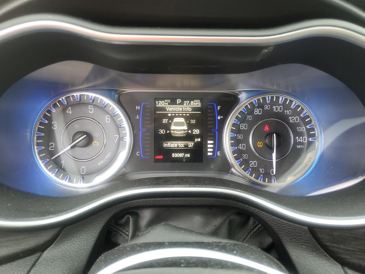 2015 Chrysler 200 - Image 9
