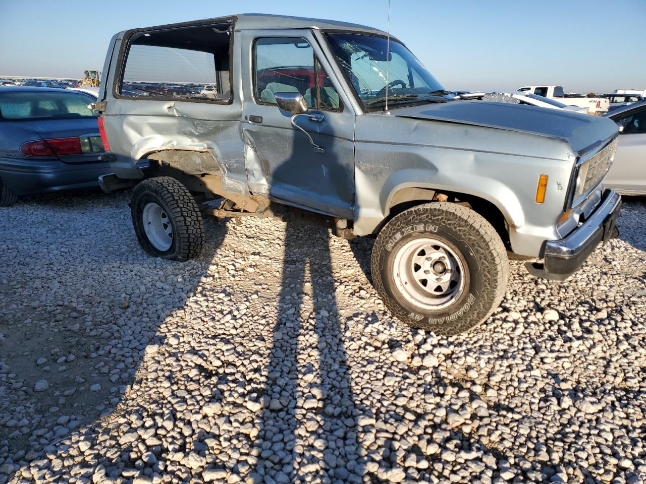 1987 Ford Bronco - Image 4