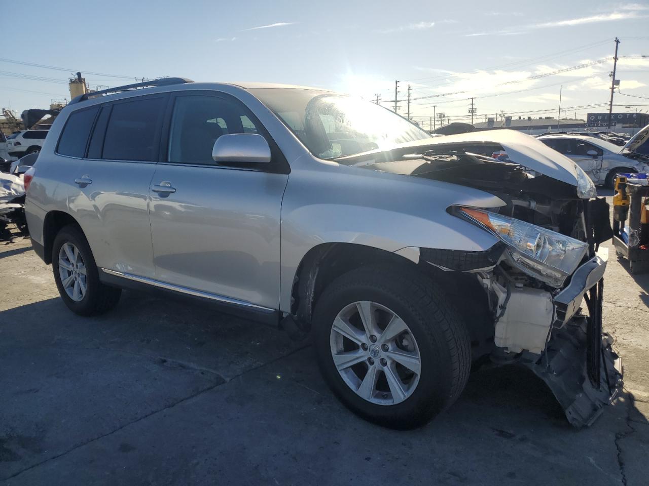 VIN 5TDZK3EH0DS118795 2013 TOYOTA HIGHLANDER no.4