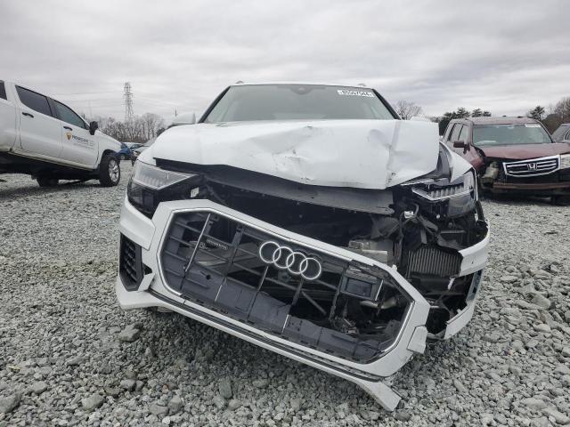  AUDI Q8 2022 Белы