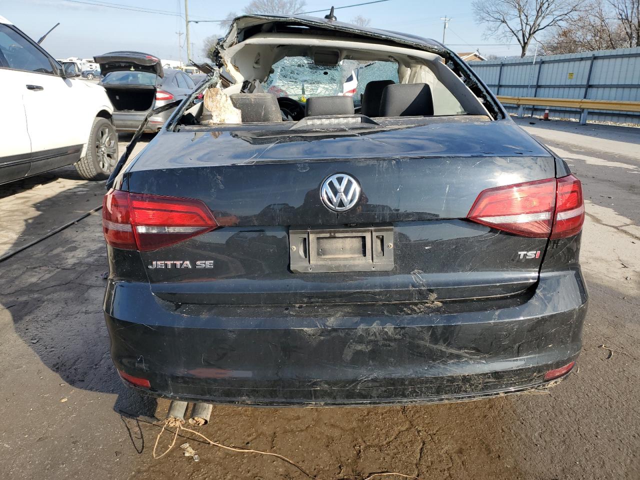 2016 Volkswagen Jetta - Image 6
