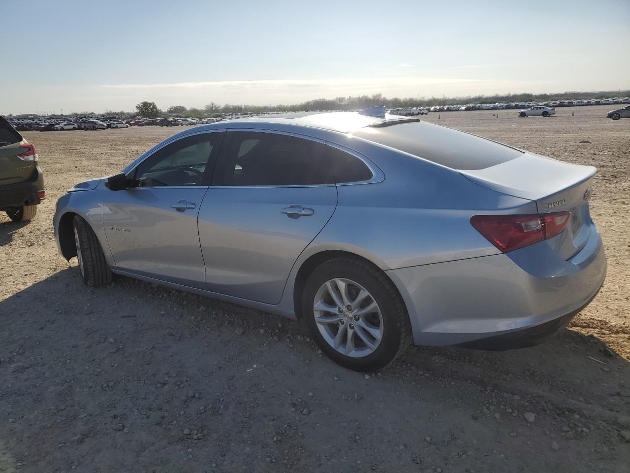 VIN 1G1ZD5STXJF256461 2018 CHEVROLET MALIBU no.2