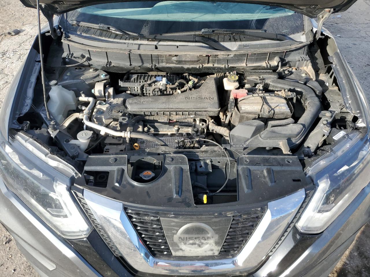2017 Nissan Rogue - Image 12