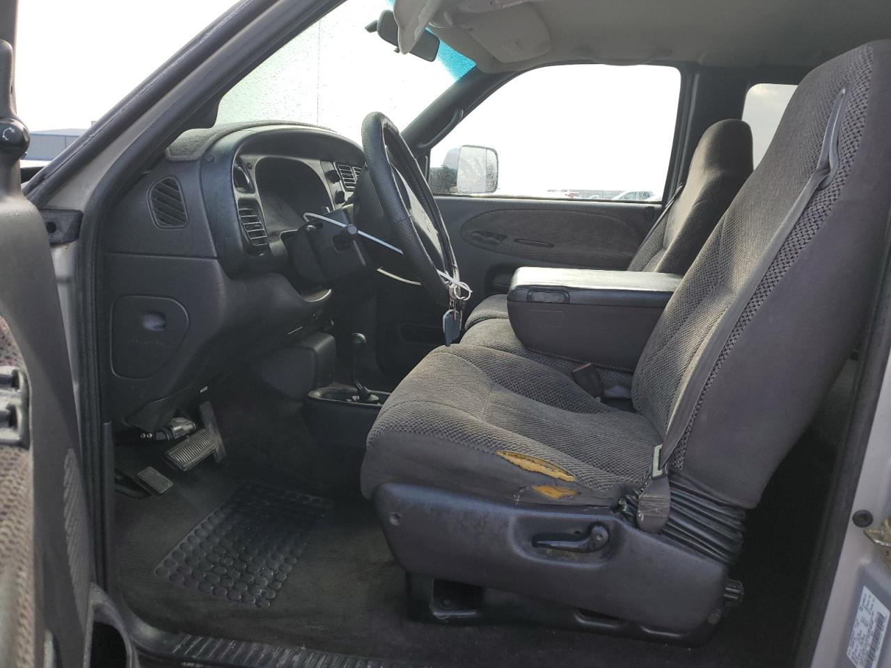 1999 Dodge Ram 2500 VIN: 1B7KF2360XJ650261 Lot: 85682364