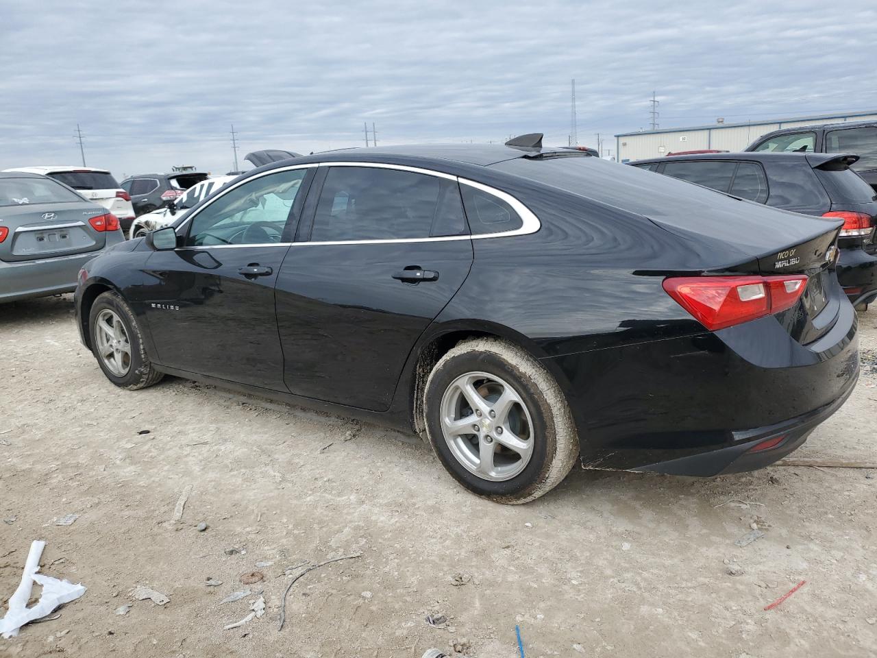 2018 Chevrolet Malibu - Image 2