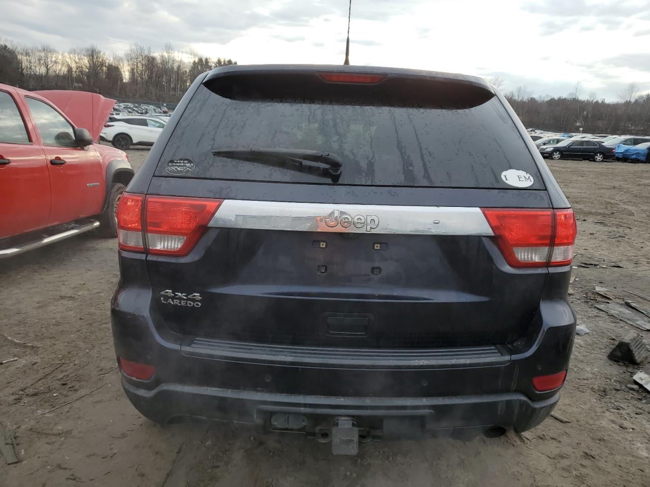 2011 Jeep Grand Cherokee - Image 6