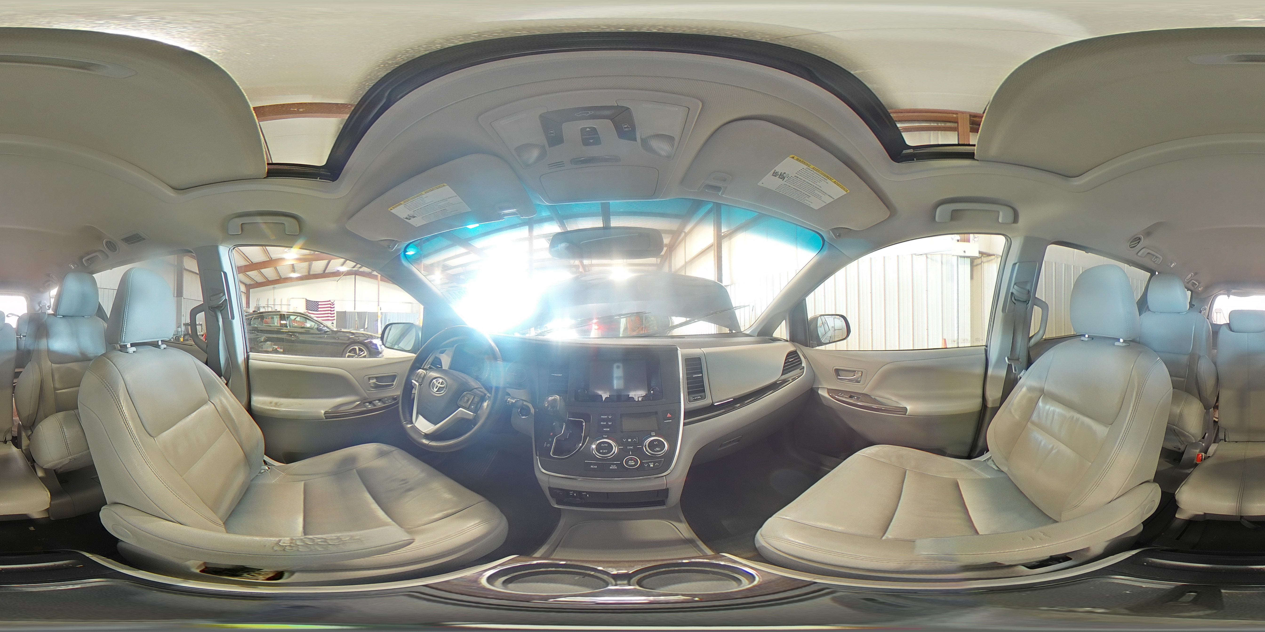 2015 Toyota Sienna - Image 15