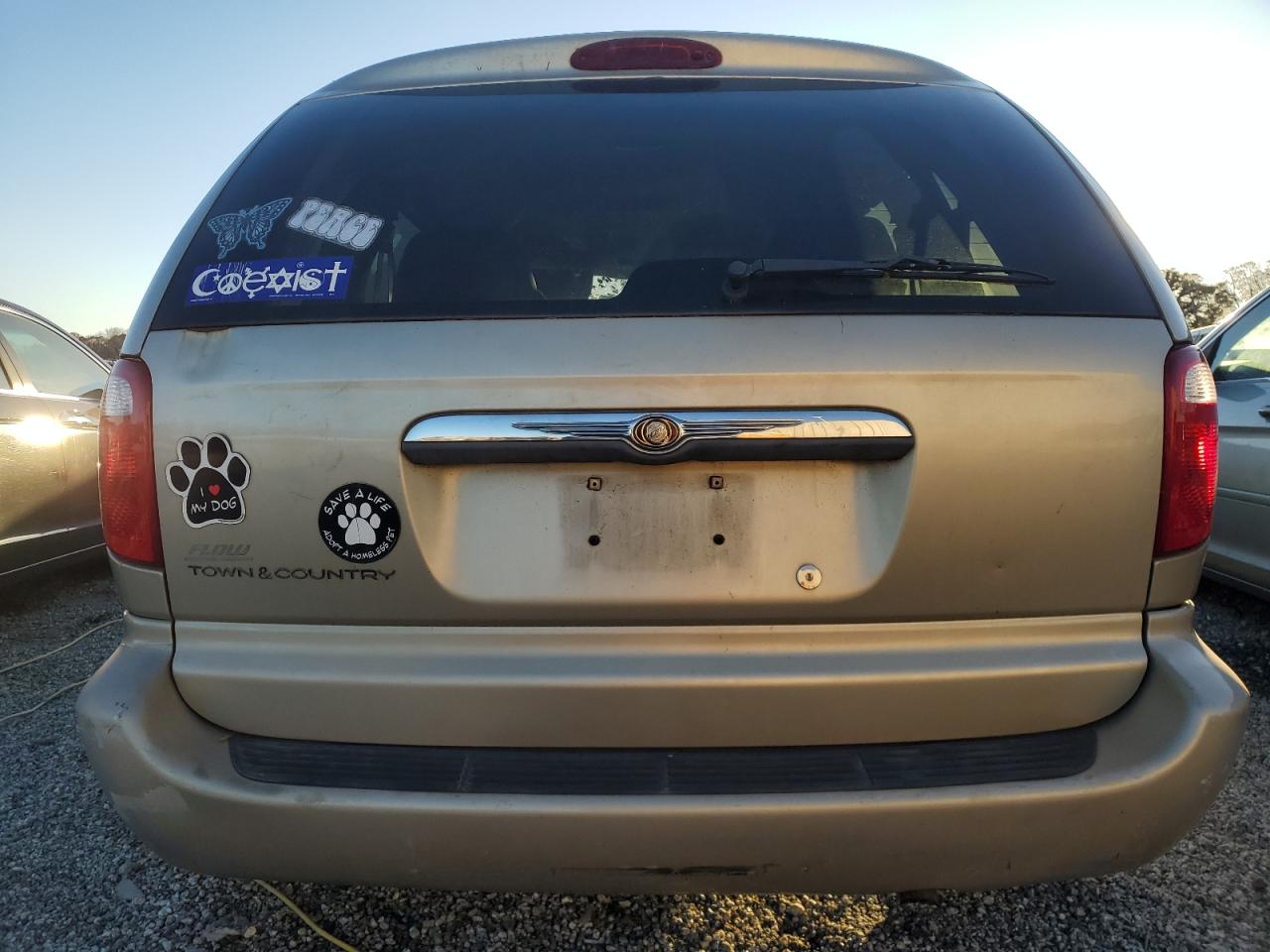 2006 Chrysler Town & Country - Image 6