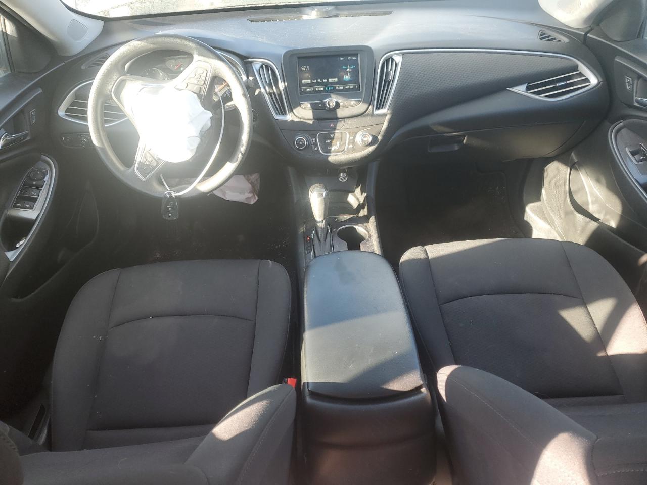 2018 Chevrolet Malibu - Image 8