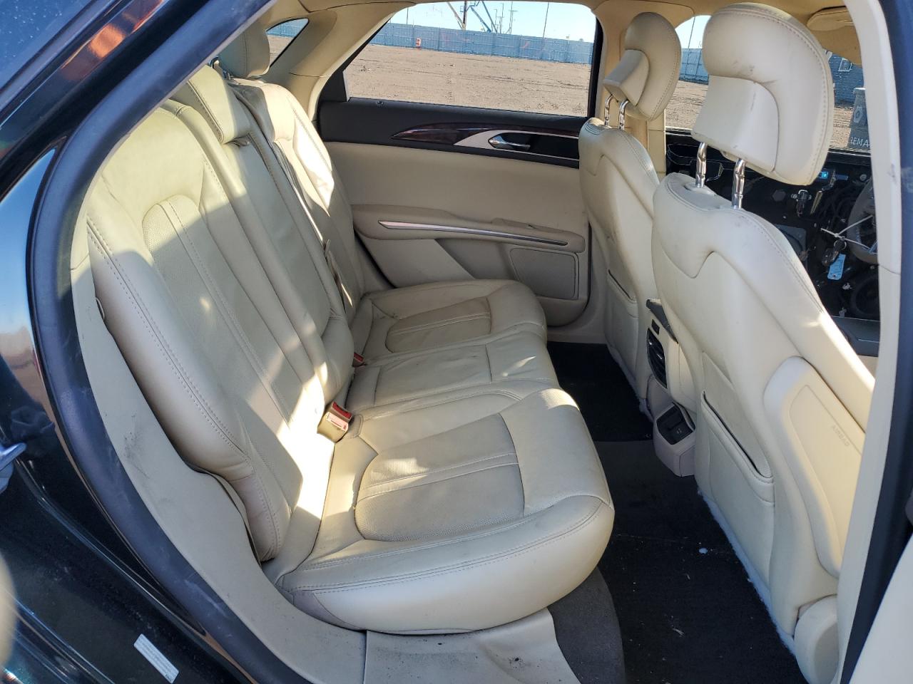 2014 Lincoln MKZ - Image 10